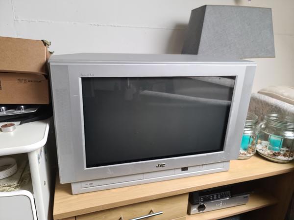 Oude JVC TV