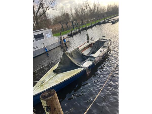 Poly Valk - Prima boot - heeft wel een onderhoudsbeurtje nodig.