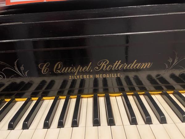 Prachtige, klassieke piano