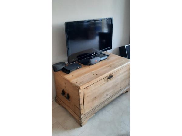 Oud grenen tv-meubel met veel bergruimte