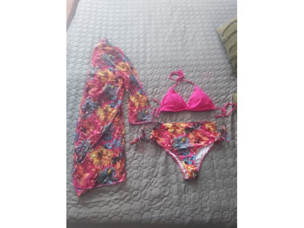 3 delig Bikini set roze bloemen XL