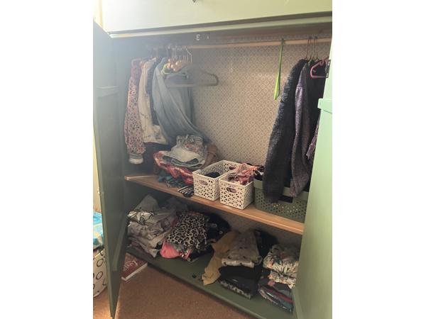 Halfhoge kledingkast IKEA