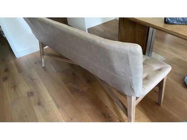 Bank voor bij eettafel