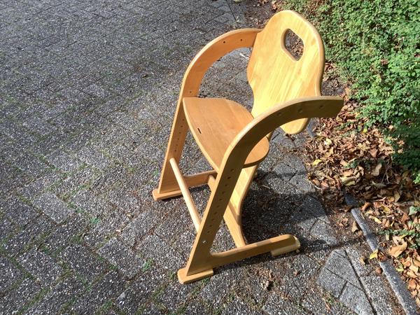 Houten kinderstoel