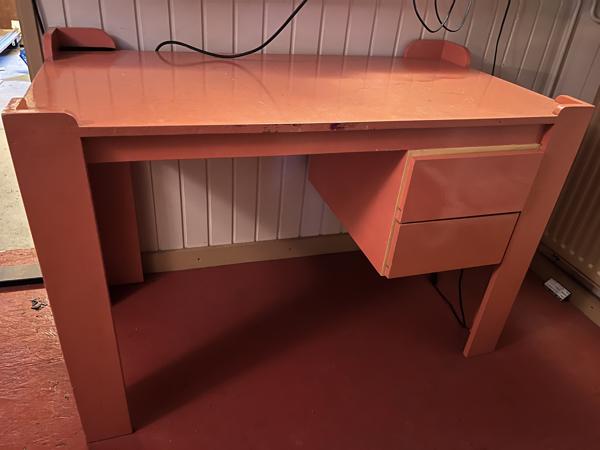 bureau voor kinderkamer