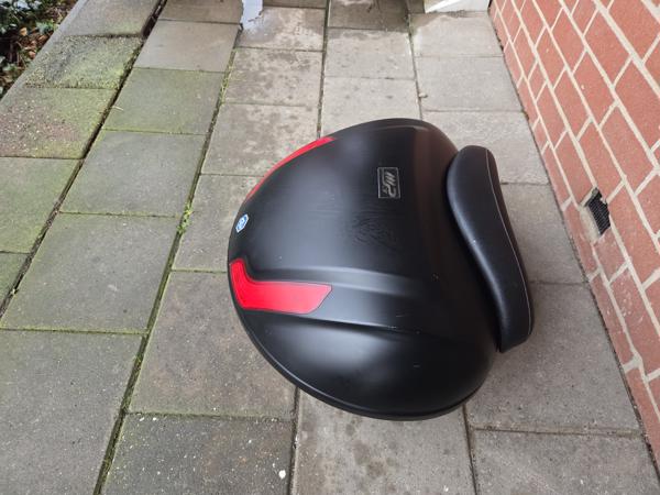 Grote topkoffer Piaggo en eventueel beugel mp3 motorscooter