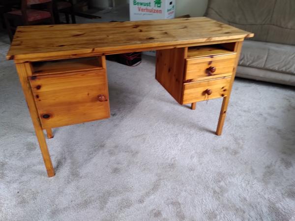 Houten bureautje