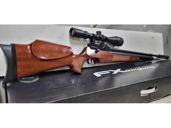 Nette fx tyfoon 5.5 mm met kijker 4-16x40 aoeg