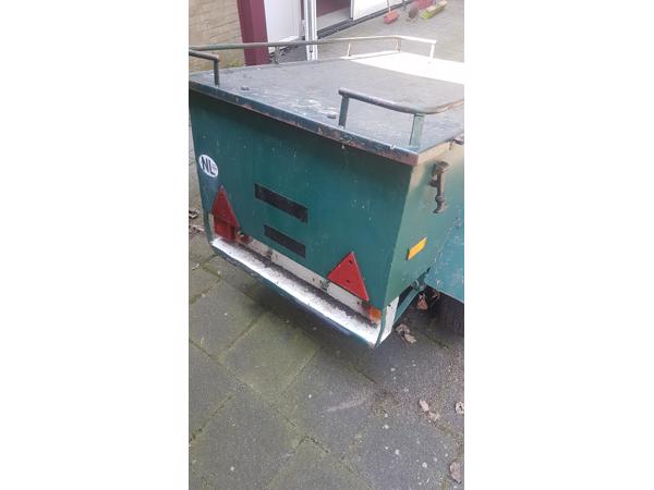 Bagage-aanhangwagentje met veel ruimte