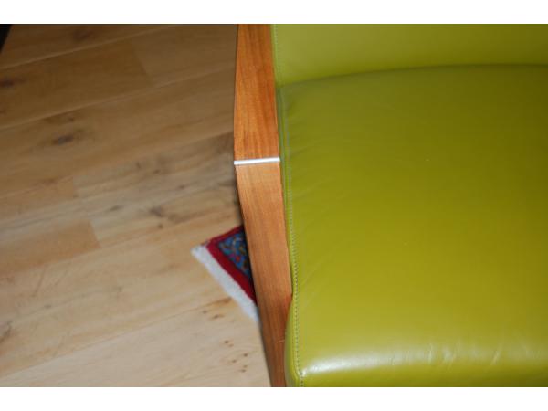 2 Fauteuiltjes met mooie houten leuningen