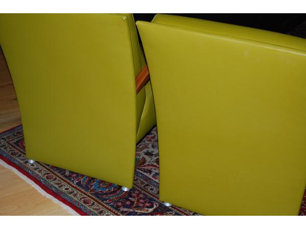 2 Fauteuiltjes met mooie houten leuningen