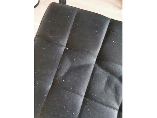 4 eetkamer stoelen zwart met metalen frame