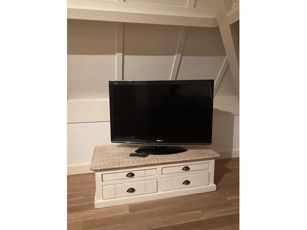 42 inch LCD tv