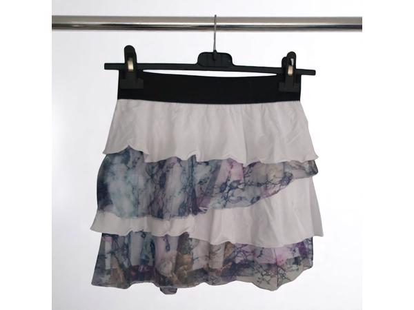 Mini rok met laagjes van kant wit S/M