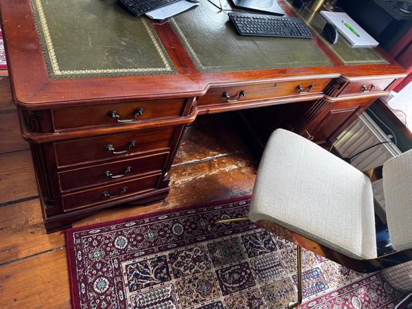 Antiek bureau