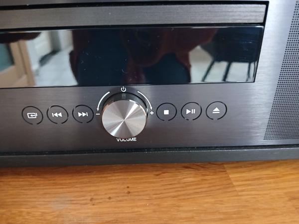 Voor een klein prijsje deze super mooie Dab radio/CD speler