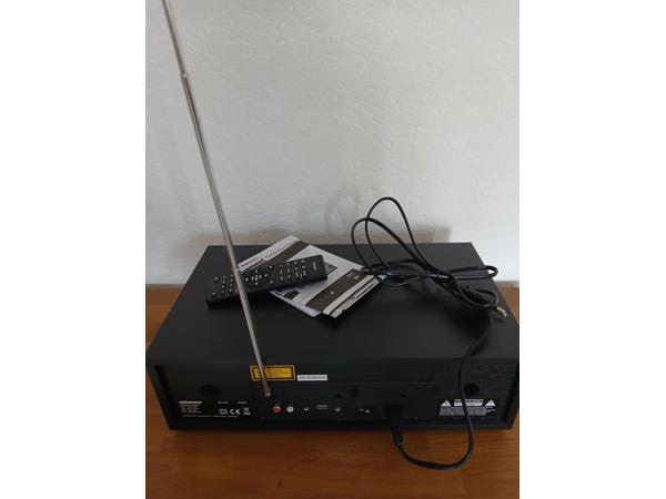 Voor een klein prijsje deze super mooie Dab radio/CD speler