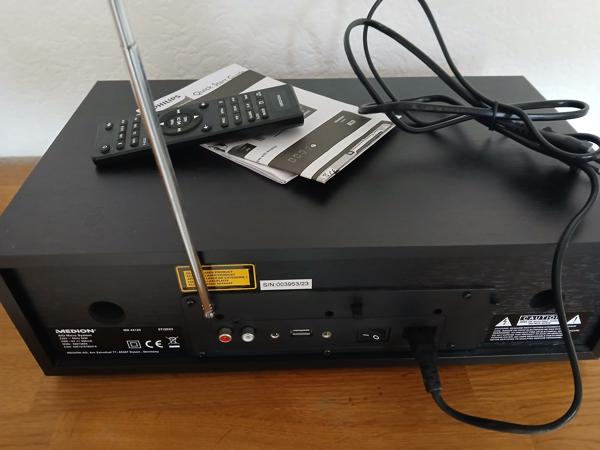 Voor een klein prijsje deze super mooie Dab radio/CD speler