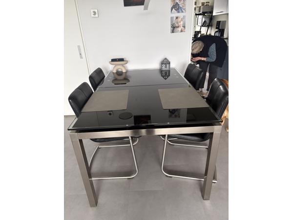 Gratis eetkamertafel