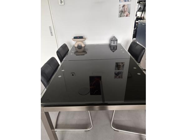 Gratis eetkamertafel