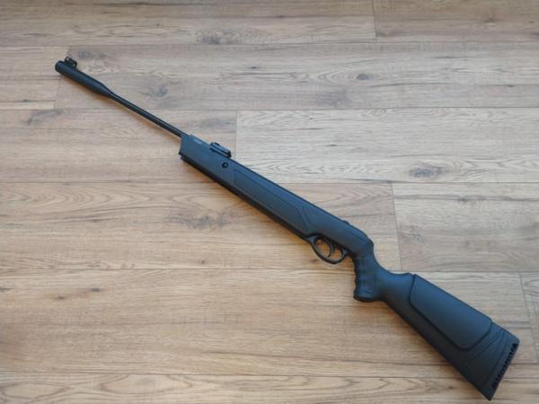 Knikloop luchtbuks Kaliber 7,62mm + Kogeltjes