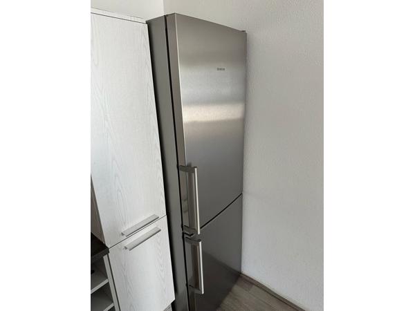 2 koelkasten gratis op te halen