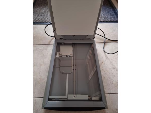 CanoScan LIDE 60 - Canon scanner