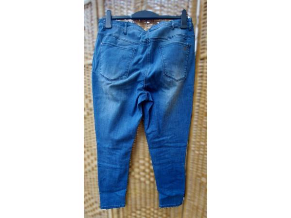Jeans van Amy Vermont, maat 44
