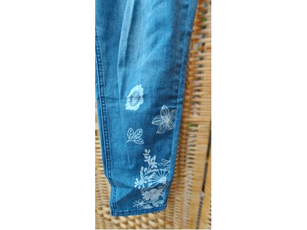 Jeans van Amy Vermont, maat 44