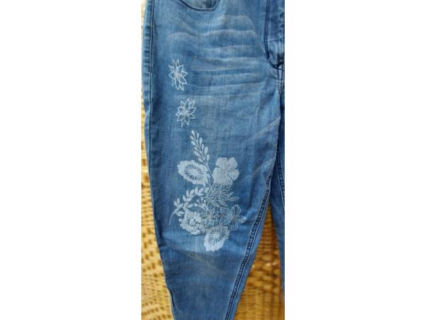 Jeans van Amy Vermont, maat 44