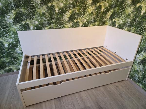 2 eenpersoonsbedden, uitschuifbaar