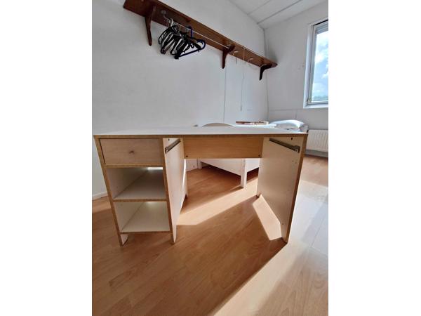 Bureau tiener