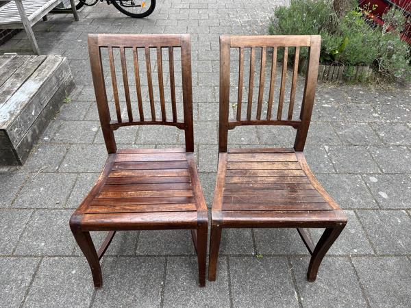 2 houten eettafel stoelen
