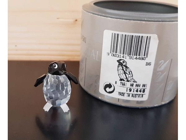 Swarovski Pinguin Meneer met doos vleugel gerepareerd