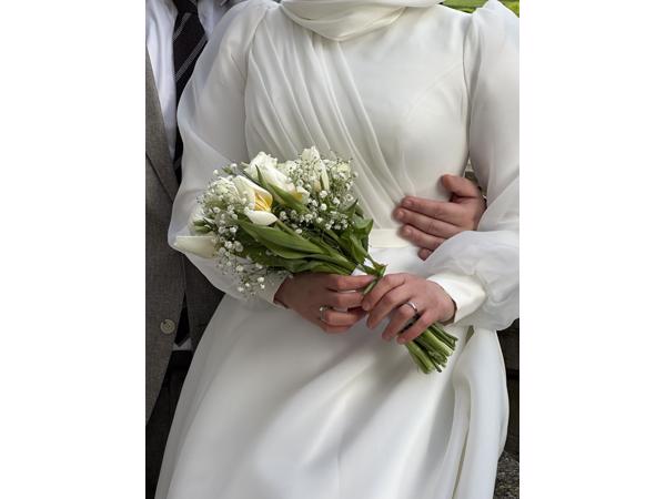 Trouwjurk modern op maat genaaid