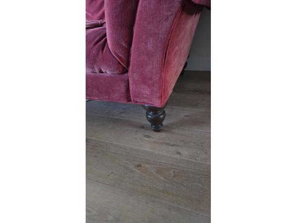 Luxe bordeauxrode Chesterfield bank van velvet