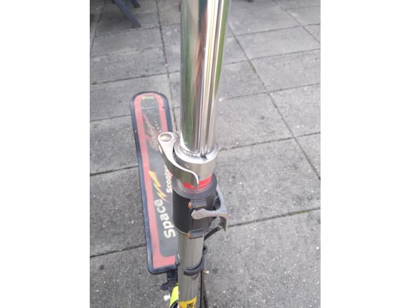 spacescooter met verstelbare stuurhoogte