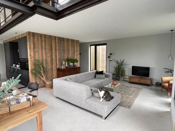 Gratis grijze hoekbank