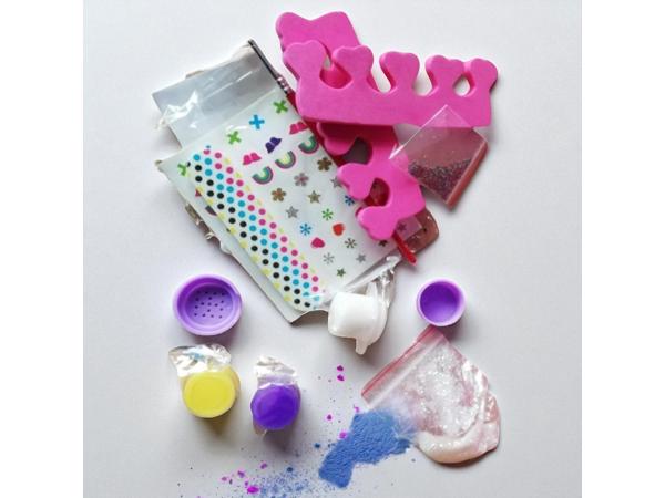 Nagelstudio met glitters vanaf 6 jaar