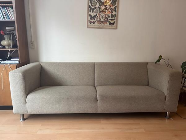 Bijenkorf bank beige stof zilveren poten