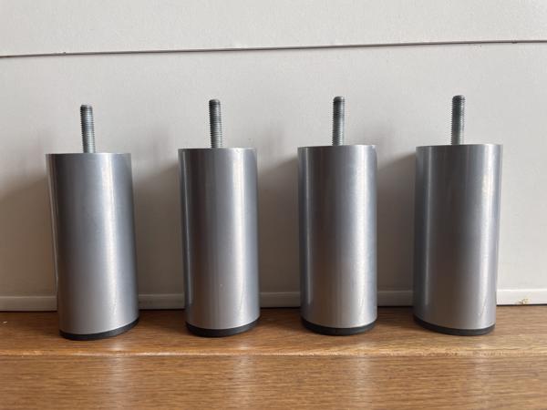 Grijze poef van Ikea (Klippan)