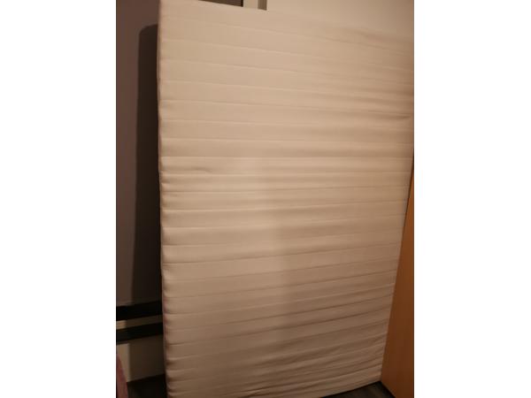 Matras tweepersoonsbed