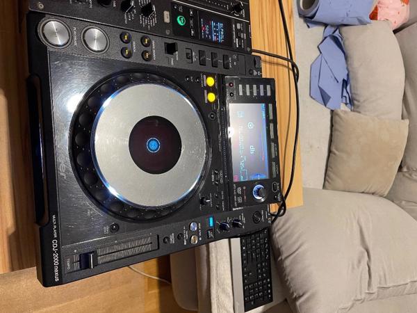 Pioneer DJ set CDJ 2000 nexus en DJM 850