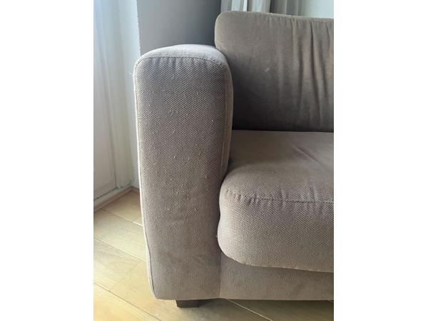 Robuuste, beige loveseat