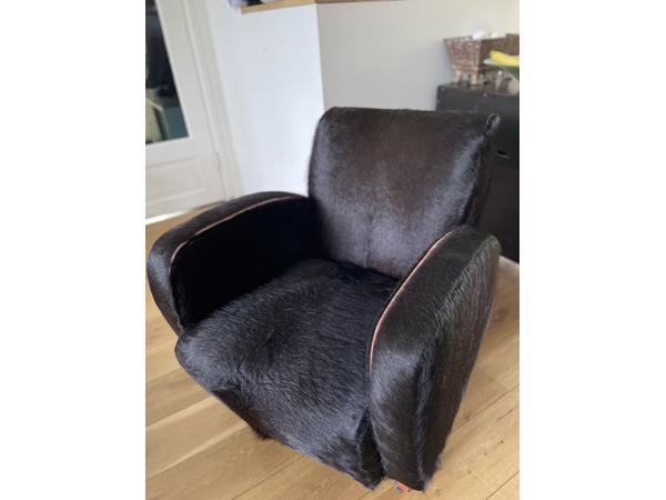 Fauteuil met koeienhuid