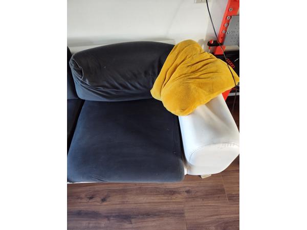 Hoekbank + hocker op te halen vanaf 30mei