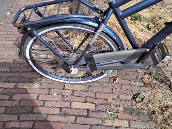 Kinderfiets, merk Sparta, veel gebruikt, maar nog goed voor in de stad.