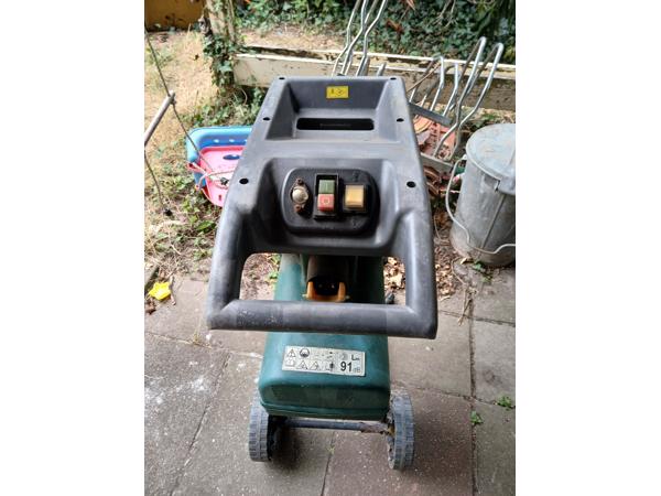 hakselaar moet nagekeken worden