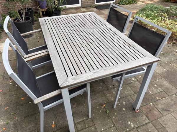 terrastafel met 4 stoelen