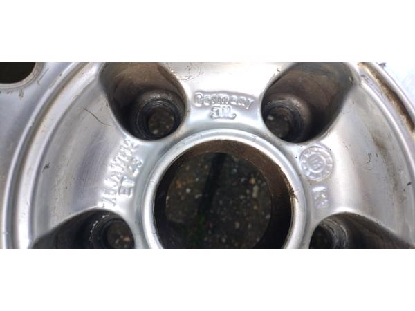 Originele Audi velgen met zo goed als nieuwe winterbanden